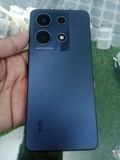 note 30 Infinix   256gb  0.3/1/4/6/4/9/9/3/3/9