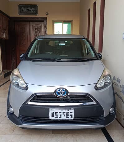 Toyota sienta 18/24 Hybrid