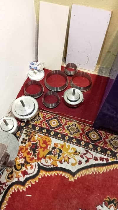 Disposable plates machine