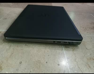 Dell PRECISION 7520 WORKSTATION