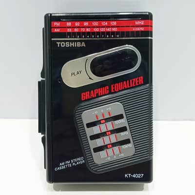 Toshiba KT-4027 FM/AM Stereo Radio Cassette Player with Graphics Equa