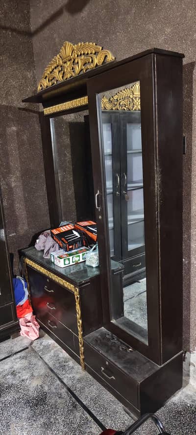 dressing table use only 2 year