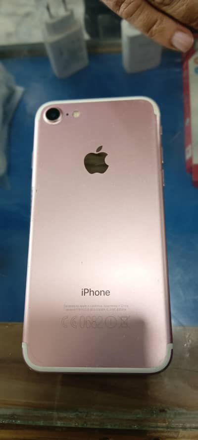sell my i phone 7 pta  8000