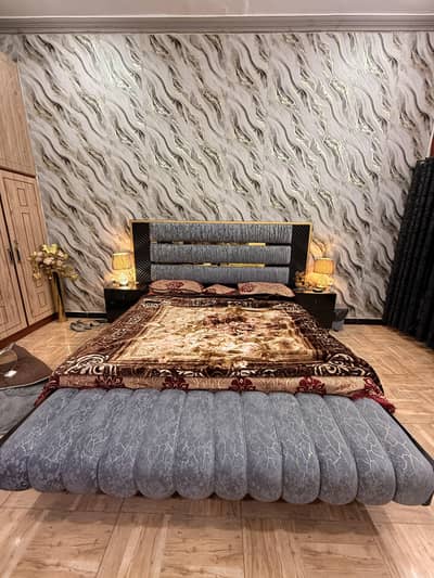 Double bed & Singhaar sheesha