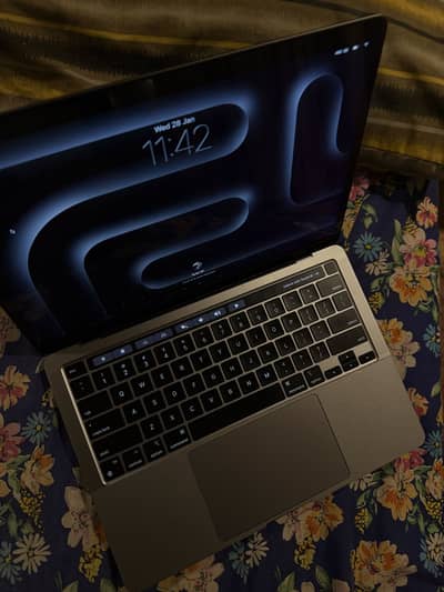 MacBook Pro 13” M2 (2022) | 8GB RAM | Excellent Battery | Original