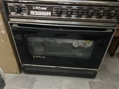 KITCHEN OVEN