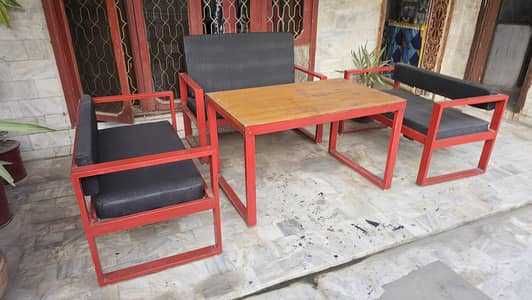 outdoor dining table