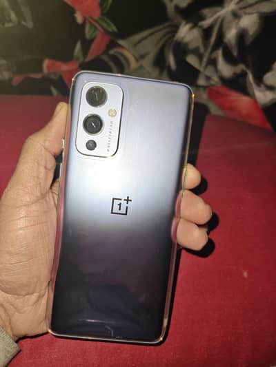 One plus 9 condition 9/ 10 water pack