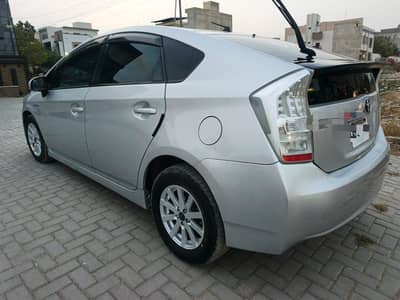 Toyota Prius s led model 2011 register 14