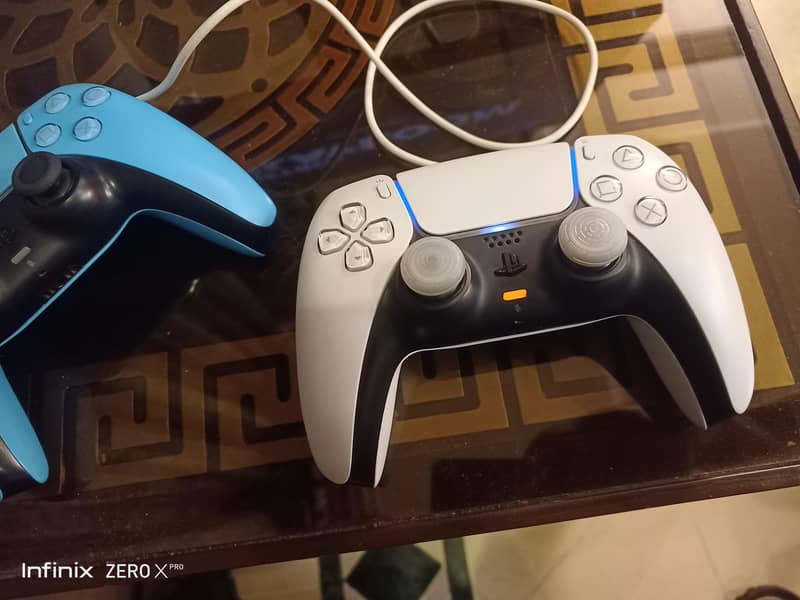 PS5 with one controller 5