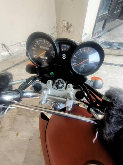 Yamaha ybr g 2023 orange matt All Punjab//03369800157/