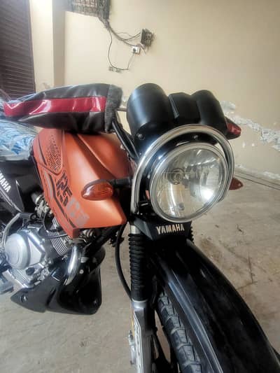 Yamaha ybr g 2023 orange matt All Punjab//03369800157/