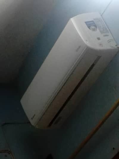 6 months used AC dawlance for sale