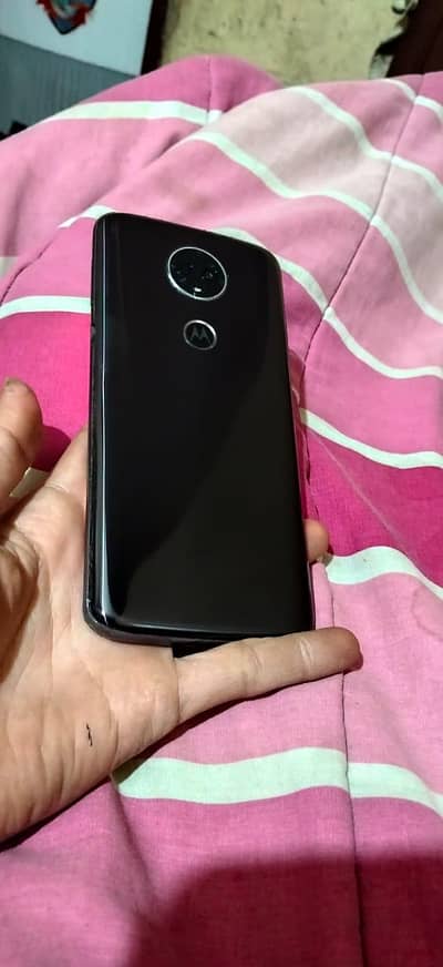 Moto E5 plus