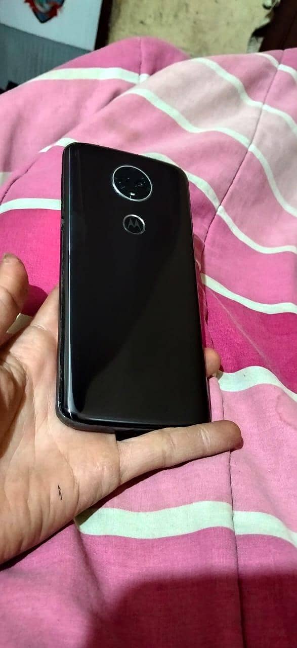 Moto E5 plus 0