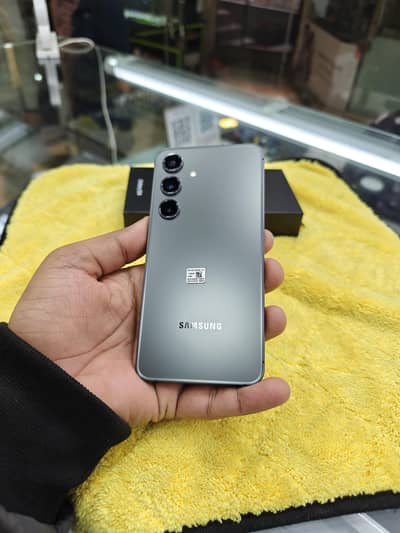 Samsung S24 NON PTA with box