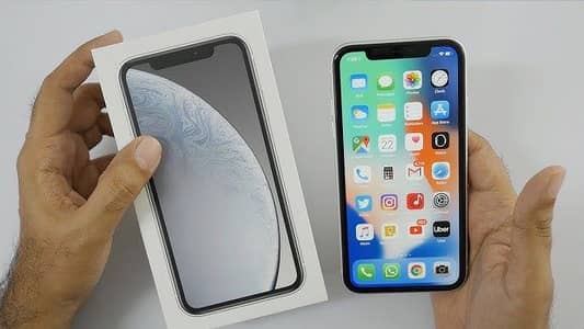 iPhone XR 64gb with box