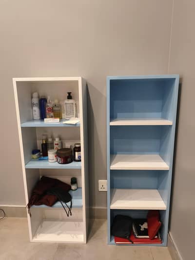 Hanging cabinets / shelves