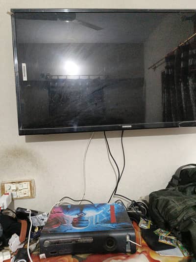 I'm selling Xbox 360 Slim