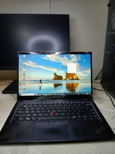Lenovo ThinkPad X1 Carbon i7 8th Gen | 16 GB RAM