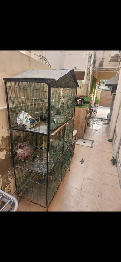 durable cafe. 3 partitions