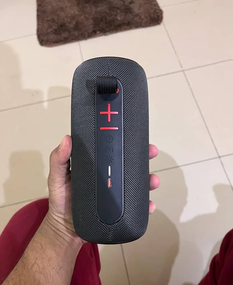 Bluetooth speaker 0