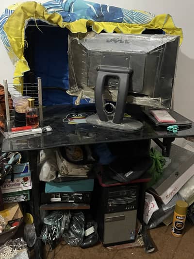 Mirror computer table