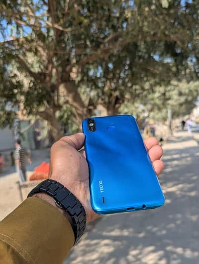 Tecno Spark 4