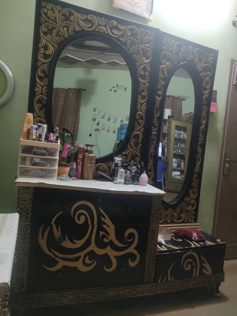 dressing table 0