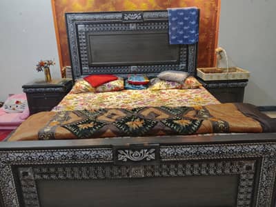 Bedroom furniture set for sale (used)