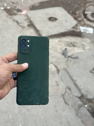 I was selling one plus 9 r