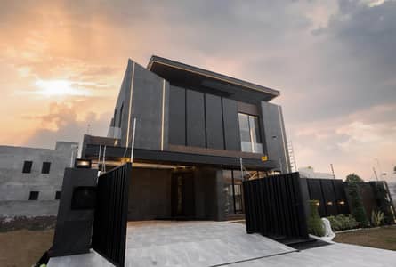 20 MARLA ELEGANT AND FULLY MAINTAINED SUPER HOT LOCATED BUNGALOW IS AVAILABLE IN THE BEST BLOCK OF DHA LAHORE.