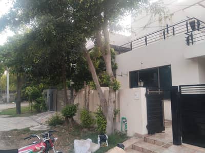 10 MARLA ELEGANT AND FULLY MAINTAINED SUPER HOT LOCATED BUNGALOW IS AVAILABLE IN THE BEST BLOCK OF DHA LAHORE.