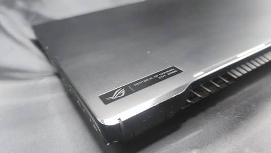 ASUS ROG Zephyrus M16 3050TI, 24GB Ram, i7-11800h, 750gb SSD