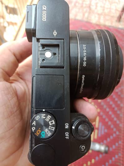 Sony A6000 with 16-50 power zoom lens for sale