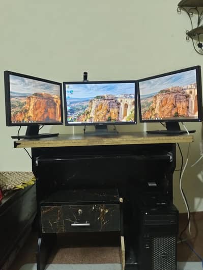 urgent sell! DELL PC, 3 screens , 16gb ram, 256gb storage