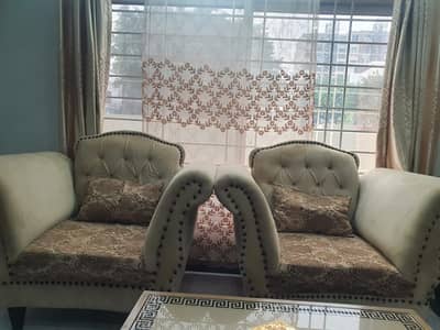 7 seater Victorian Style sofa set with molty foam cushioning for sale