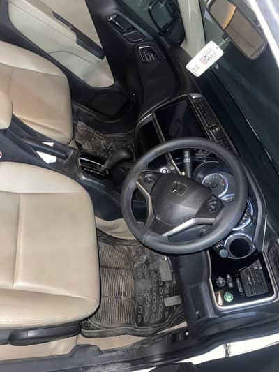 Honda City Aspire 1.5 CVT A\T maintained by Honda full genuine.