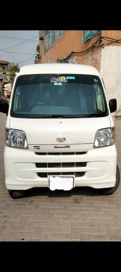 Hijet 12/17 manual gear 20km per litre