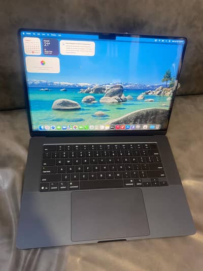 MacBook Air M4 , 16/256  15 inch , just 39 cycle