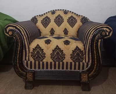 Sofa Set Urgent Sale