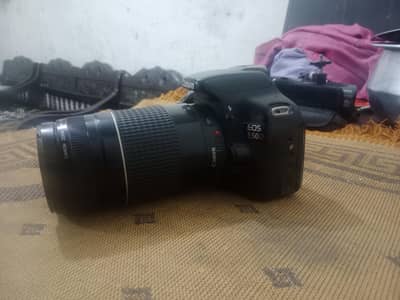 Canon EOS 550D DSLR کیمرہ لینس کے ساتھ – بہترین کنڈیشن