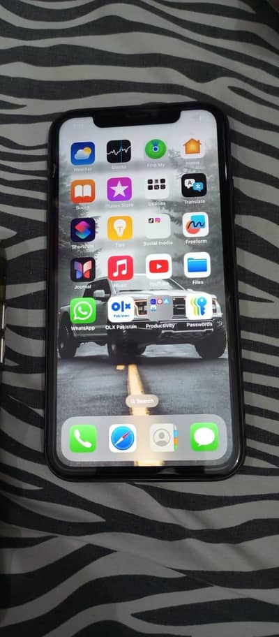 iphone 11 64/GB For Sale