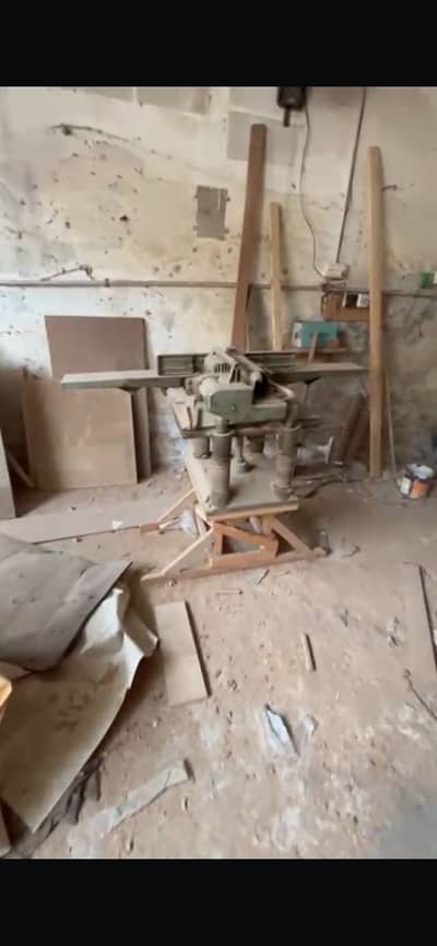 Wood workshop for sale mache iry and material