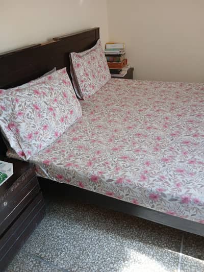 queen size bed