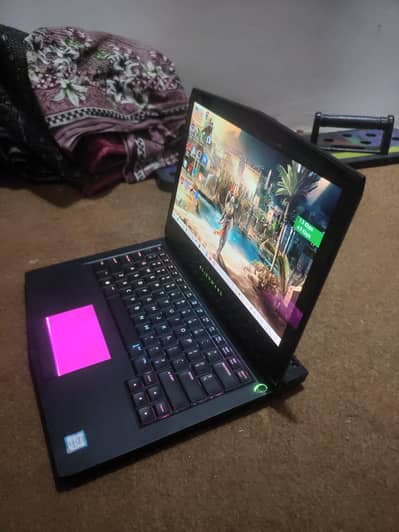 OLED Tuch Screen Alienware 13 R3 Intel Core i7-6700HQ  GTX 1060 6GB