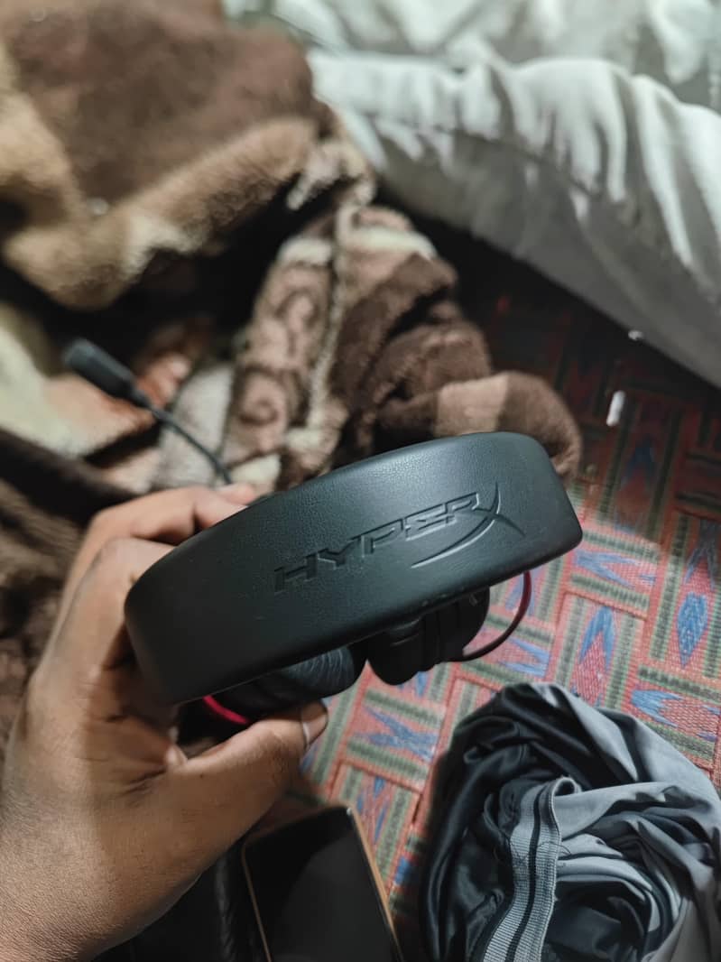 hyperx cloud 3 slightly used 3