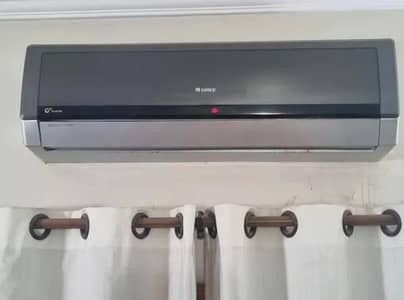 Gree 1.5 ton inverter Ac heat and cool