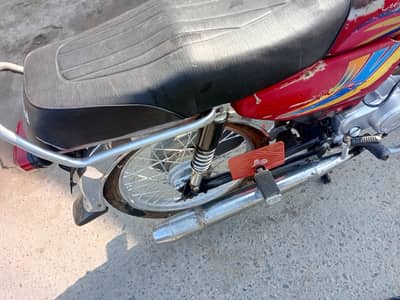 zxmco china bike 2010 model engine bilkul fit ha Baki condition dihklo