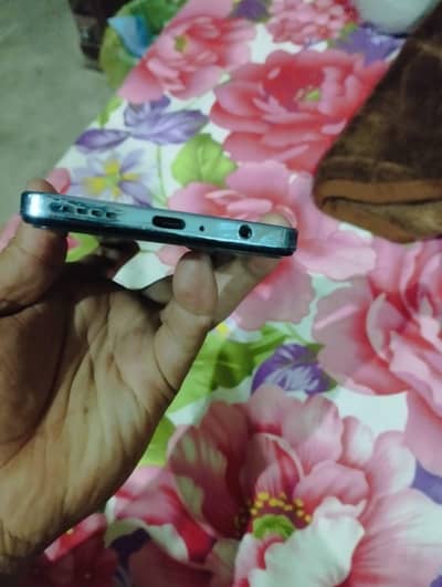 infinix hot 40 no failed no open box charge available conditions 10/9